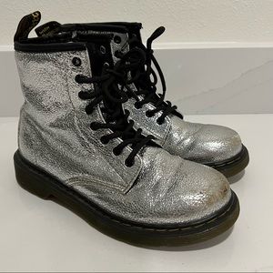 Dr Martens Girls Silver Crinkle Metallic Lace Up Boots Girls Youth 1/Big Girl 1